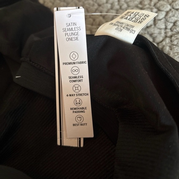 PINK Victoria's Secret Sleek Black Joggers - Picture 6 of 8